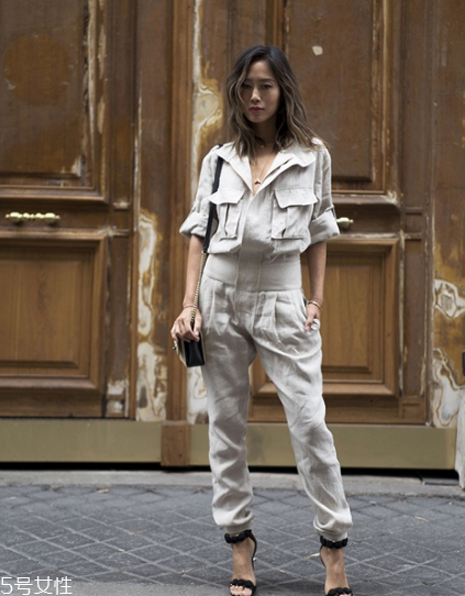 工裝連體褲怎么搭配？自帶摩登風采