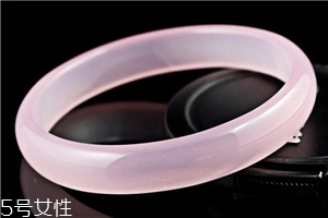 粉晶手鐲戴哪只手？左手才能發(fā)揮作用