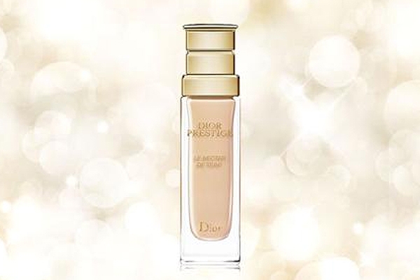 迪奧花蜜粉底液好用嗎？霧面美顏效果