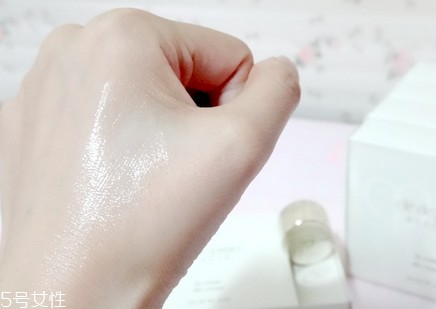 乳液和面霜的正確使用方法 日?；A(chǔ)護(hù)膚