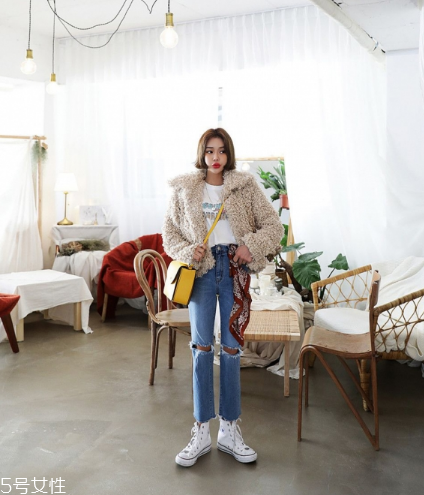 直筒牛仔褲配什么鞋？屬于你的非凡腔調(diào)