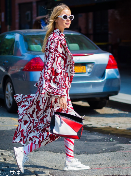 長袖連衣裙配什么鞋子？時髦又好看