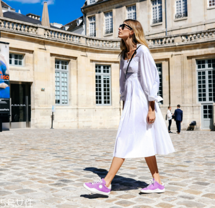 長袖連衣裙配什么鞋子？時髦又好看