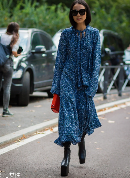 長袖連衣裙配什么鞋子？時髦又好看