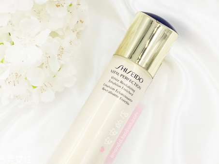 資生堂悅薇水乳清爽和滋潤的區(qū)別 按膚質選擇