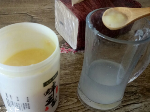 蜂王漿是蜂蜜嗎？并不是一種