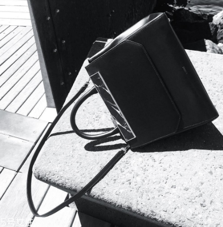 cafune包包多少錢(qián)？簡(jiǎn)單利落的原創(chuàng)style