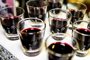 花青素和青花素是一樣的嗎？