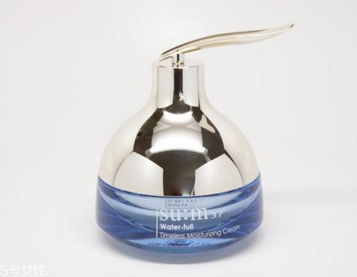 夏天油性皮膚用什么護(hù)膚品不油膩 油皮護(hù)膚品推薦 夏天油性皮膚用什么護(hù)膚品不油膩 油皮護(hù)膚品推薦