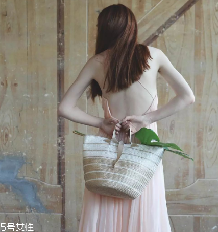 caterina bertini是什么牌子？草編包的鼻祖