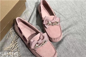 ugg豆豆鞋多少錢一雙？ugg也有單鞋