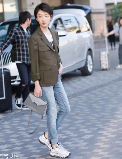 西裝外套搭配什么褲子？百搭又有范