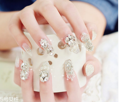 新娘美甲需要哪些工具？新娘美甲diy全攻略