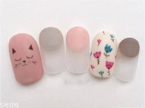 美甲容易掉是因為什么？指甲沒有磨光滑