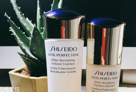 資生堂悅薇水乳清爽和滋潤的區(qū)別 按膚質選擇