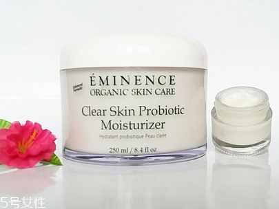 夏天油性皮膚用什么護(hù)膚品不油膩 油皮護(hù)膚品推薦 夏天油性皮膚用什么護(hù)膚品不油膩 油皮護(hù)膚品推薦