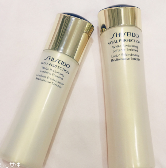 資生堂悅薇水乳清爽和滋潤的區(qū)別 按膚質選擇