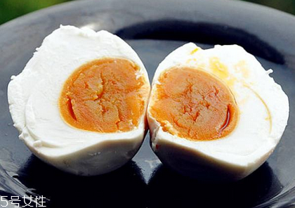 咸鴨蛋是腌制食品嗎？做法是腌制