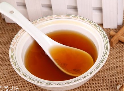 何首烏可以和枸杞一起泡茶嗎 何首烏可以和枸杞一起泡茶嗎