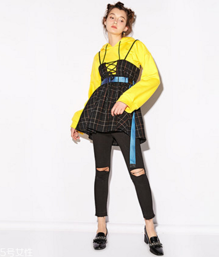 今年流行什么樣的吊帶裙？出街暴擊眼球