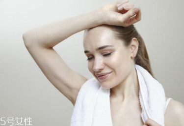 身體異味怎么輕松消除？三種方法讓你風(fēng)度翩翩