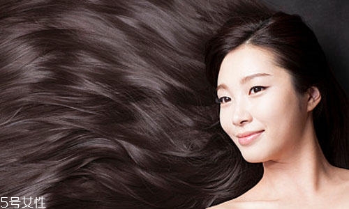 春季頭發(fā)變干枯是怎么回事？枯草發(fā)量拯救指南