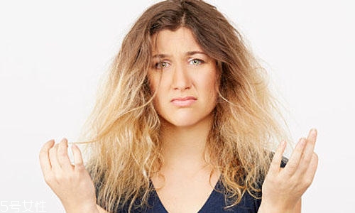 春季頭發(fā)變干枯是怎么回事？枯草發(fā)量拯救指南