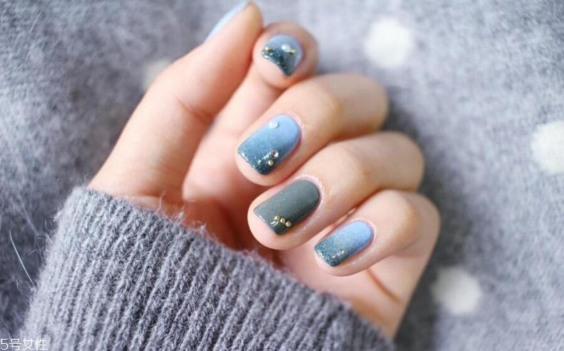 美甲的形狀和顏色怎么搭配？劍型指甲適合紅與黑