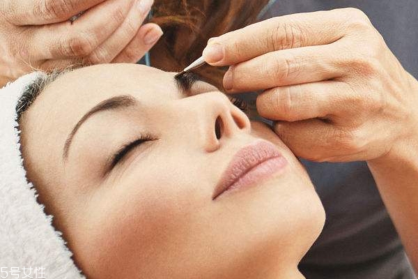 醫(yī)美級(jí)護(hù)膚品安全嗎？醫(yī)美級(jí)護(hù)膚品敏感肌能用嗎？