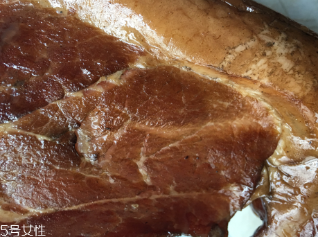 煙熏臘肉會致癌嗎？別大量吃就行