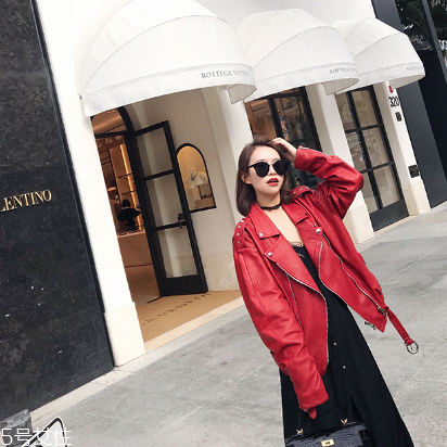 皮衣放久了掉皮怎么辦？皮衣掉皮輕松解決