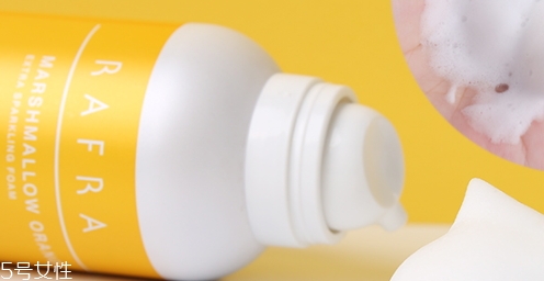 潔面泡沫怎么用？肌膚上停留幾秒效果最佳