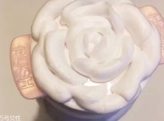 潔面泡沫能卸妝嗎？