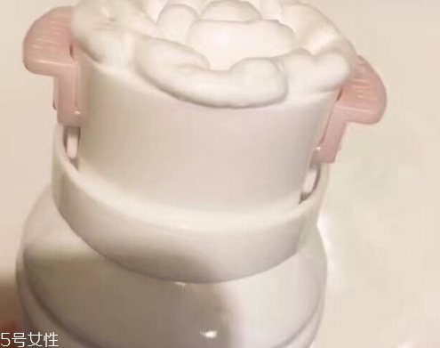 潔面泡沫能卸妝嗎？