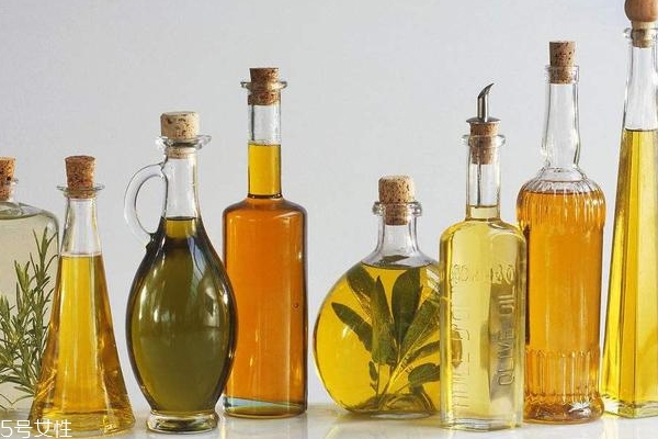 沒(méi)有卸妝油拿什么卸妝？含油物品能卸妝