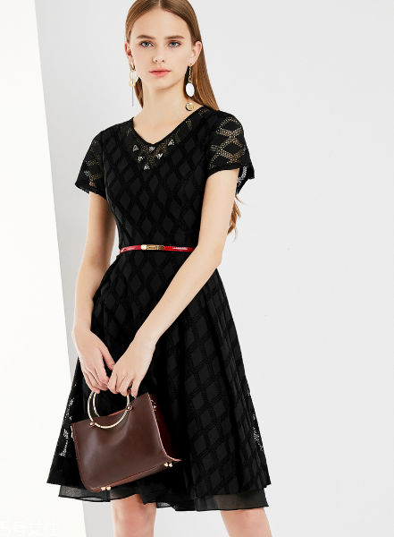 2022連衣裙流行趨勢？楚楚動人的仙女風范