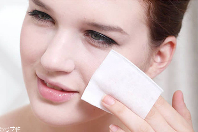 化妝棉可以重復使用嗎 選擇化妝棉注意事項 化妝棉可以重復使用嗎 選擇化妝棉注意事項