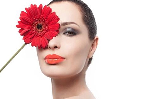 白天護(hù)膚好還是晚上護(hù)膚好？護(hù)膚日夜有別