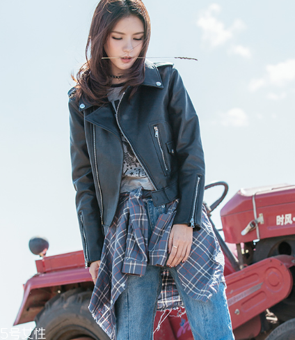 皮衣粘上泡沫膠怎么辦？泡沫膠的清理方法