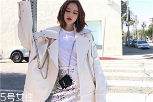 皮衣下雨天可以穿嗎？真皮要避免沾水