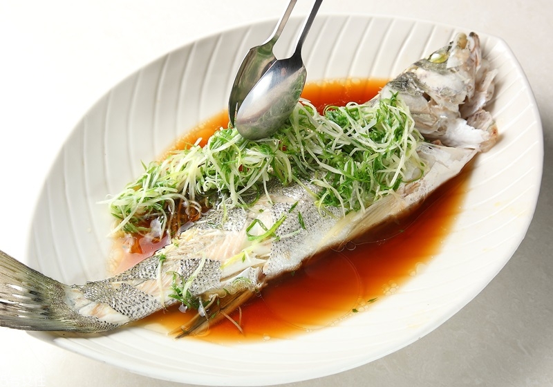 吃魚時(shí)魚刺怎么去除