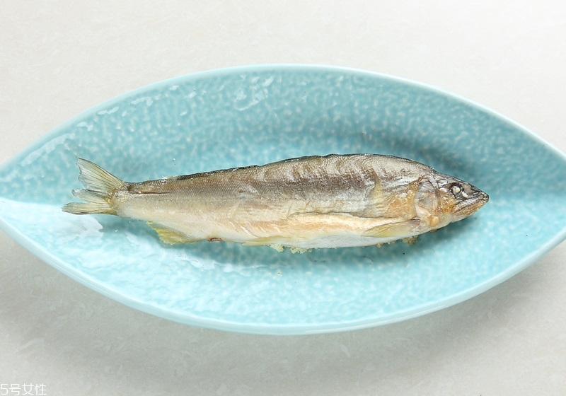 吃魚時(shí)魚刺怎么去除