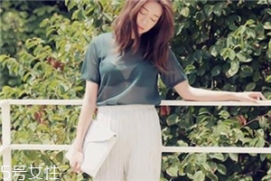 白褲子怎么搭配衣服好看？跟著明星學(xué)穿搭