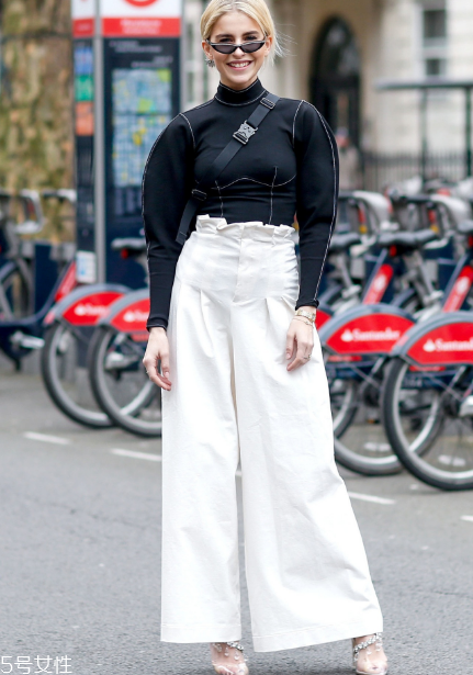 白褲子怎么搭配衣服好看？跟著明星學(xué)穿搭