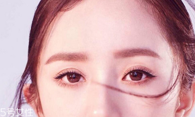 葉黃素白天吃還是晚上？早飯后為最佳時間