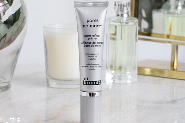 dr.brandt毛孔隱形妝前乳怎么樣？用來(lái)打底不浮粉