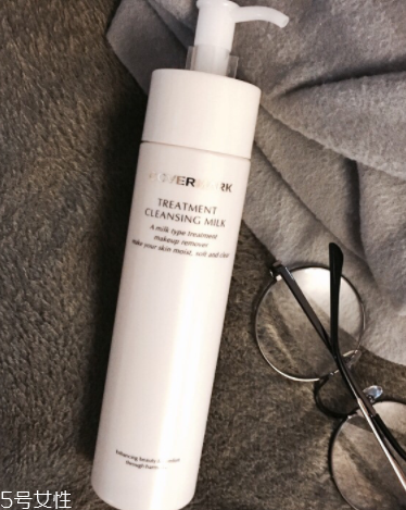 干皮卸妝用什么好？六款溫和保濕卸妝產(chǎn)品