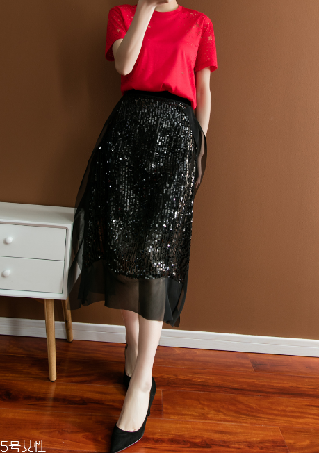 亮片裝怎么穿好看？五光十色的靚麗氣場