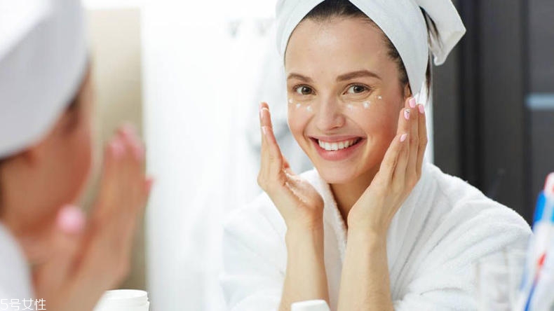 春季爆痘爛臉怎么回事？這幾點修復(fù)技巧拿去