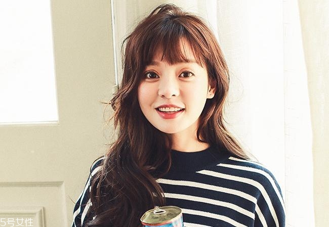 圓臉方臉適合什么扎發(fā)？2018流行少女扎發(fā)